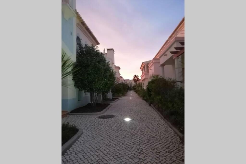 Komfortables Town House In Traumhafter Lage Budens Exteriér fotografie